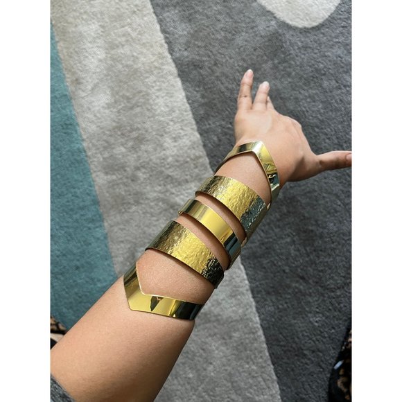 Huge wide gold cuff bracelet chunky bangle costume pageant wedding statement - Picture 5 of 6